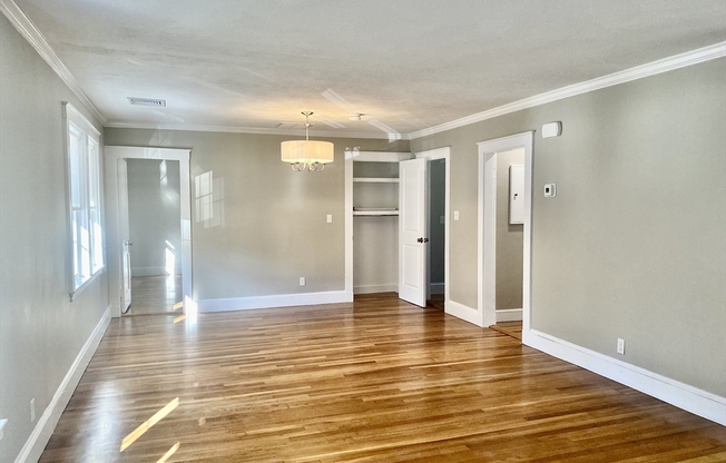 2 beds, 1 bath, 1,000 sqft, $2,600, Unit 0