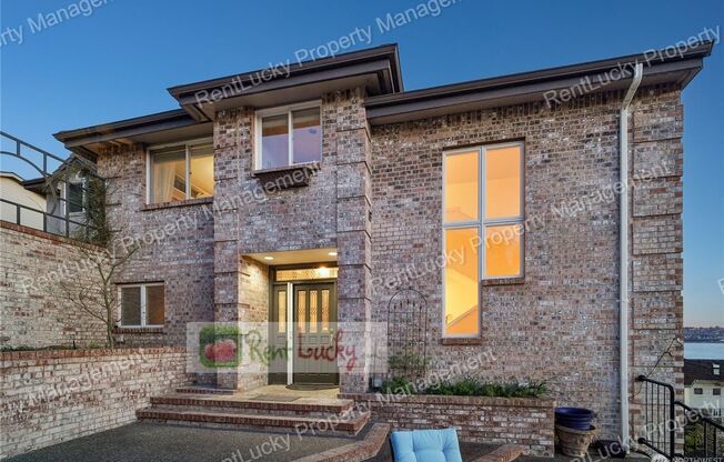 STUNNING VIEWS!! HUGE 5-Bedroom Home w/Separate MIL Cottage in Brown's Point!!