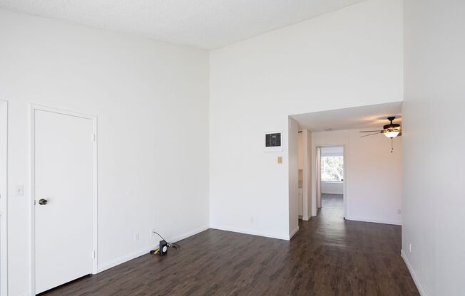 1 bed, 1 bath, 690 sqft, $1,850, Unit 078