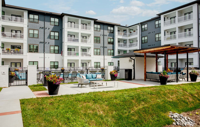 outdoor lounge