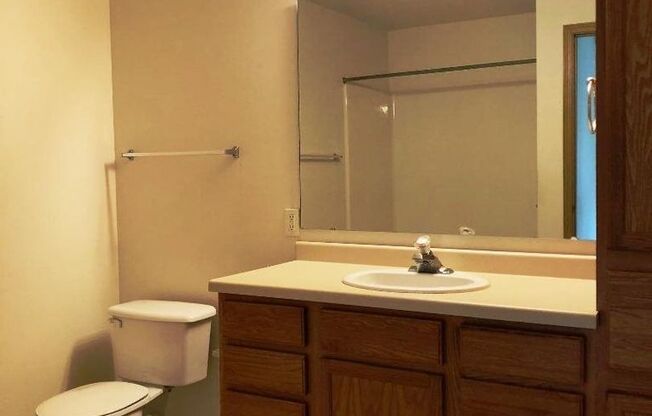 2 beds, 1 bath, 1,000 sqft, $925, Unit 104