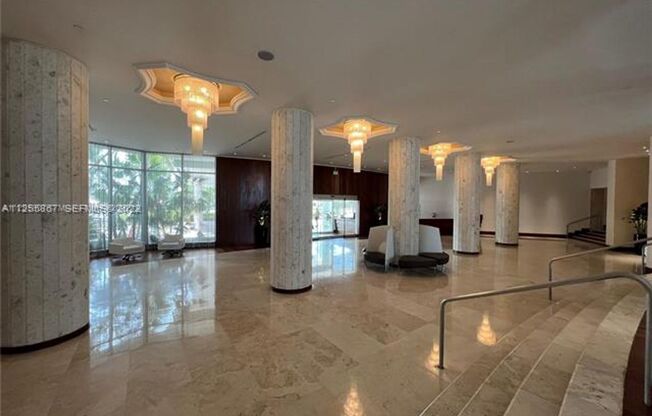 2 beds, 2 baths, 1,030 sqft, $4,000, Unit 5161 Collins Ave appt 1711