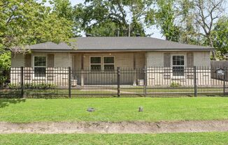 Come see this charming 3-bedroom, 2-bath home nestled in the heart of Independence Heights!