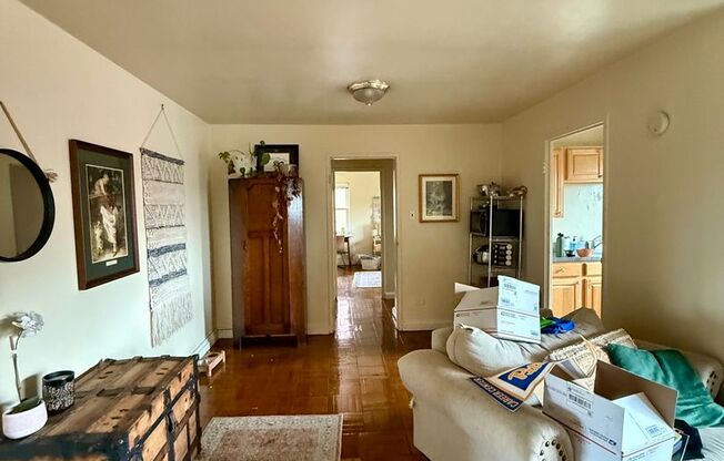 1 bed, 1 bath, 656 sqft, $1,025, Unit A32