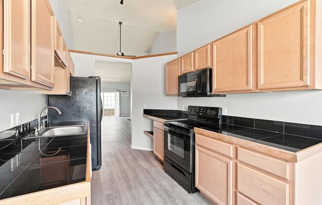 2 beds, 2 baths, 1,140 sqft, $1,495