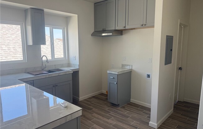 236 W 47 ST