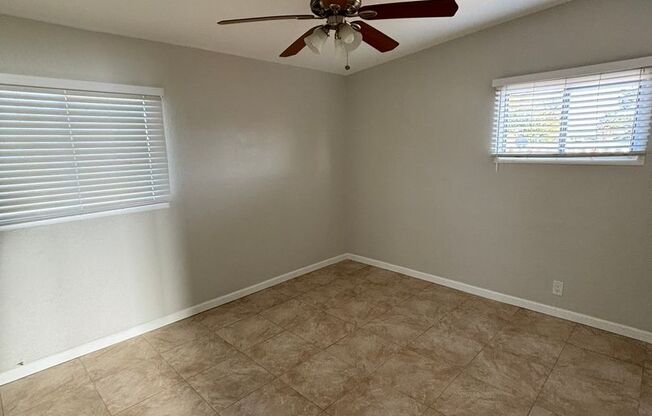 2 beds, 1 bath, $965