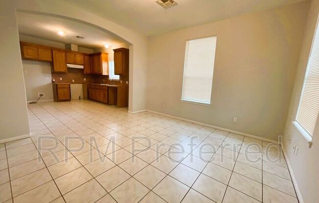 2 beds, 1 bath, 955 sqft, $1,065