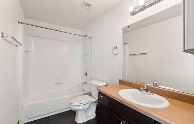 1 bed, 1 bath, 584 sqft, $1,075, Unit Unit 211