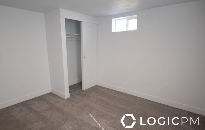 2 beds, 1 bath, 998 sqft, $1,350