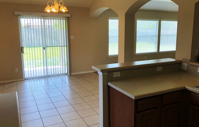 Beautiful home located in the desirable North Creek community in Leander!