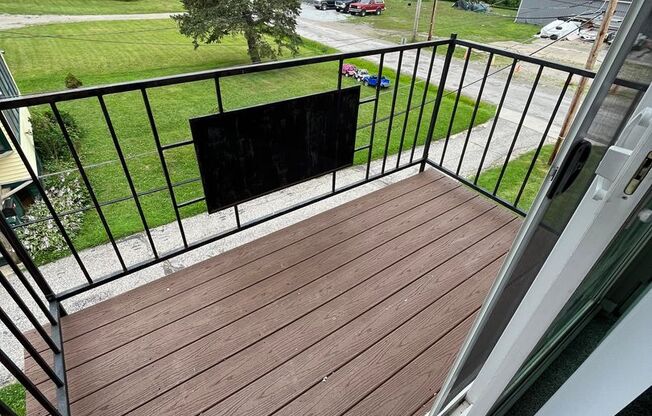 2 beds, 1 bath, $990, Unit 202