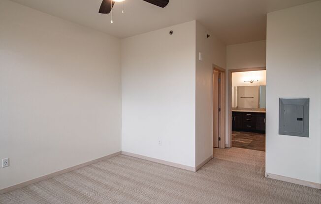 2 beds, 2 baths, 1,293 sqft, $3,050, Unit 0607