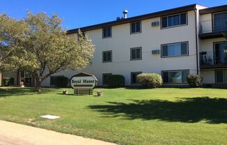 Royal Manor Apartments