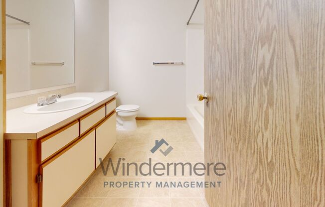 2 beds, 1 bath, 782 sqft, $1,095, Unit 66