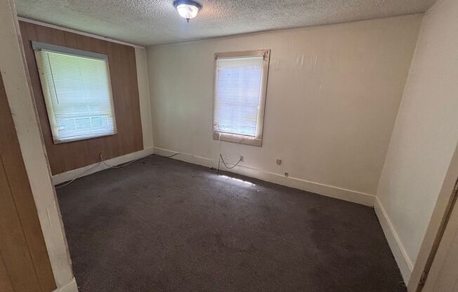 1 Bedroom, 1 Bathroom Home in Lafayette!