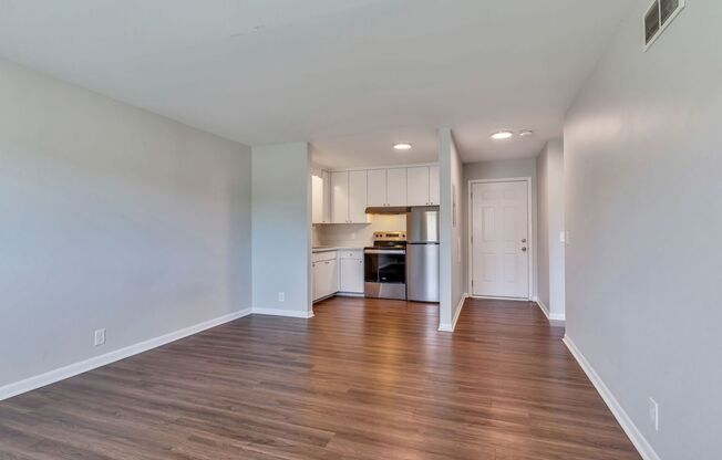 1 bed, 1 bath, 640 sqft, $995, Unit A11
