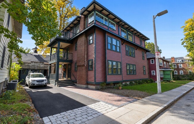 32 GOODRICH RD