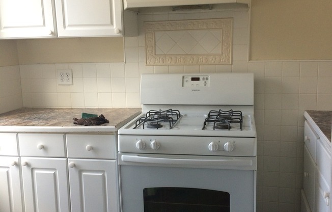Large 2 Bedroom 1 Bath in MT Washington