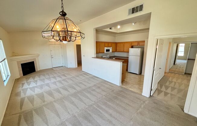 Beautiful 2Bed/2Bath Condo located in Henderson's Mission Ridge gated Community