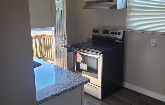 2 beds, 1 bath, 667 sqft, $1,050