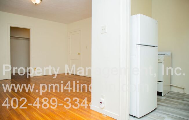 Studio, 1 bath, 371 sqft, $585, Unit D4