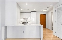 1 bed, 1 bath, 622 sqft, $5,950, Unit 532