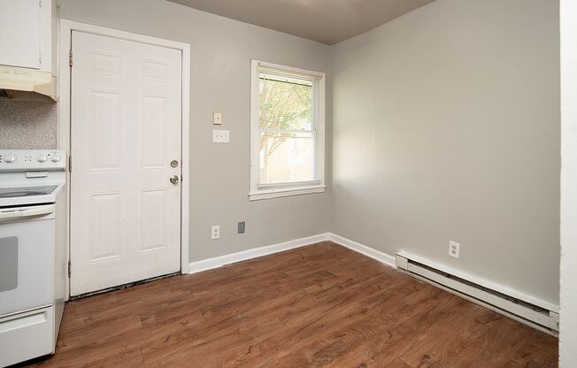 1 bed, 1 bath, 650 sqft, $975, Unit 3823-5