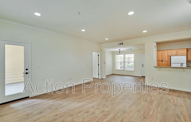 604 S FAIR OAKS AVE