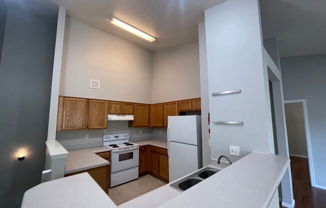 2 beds, 2 baths, $2,075, Unit Unit 103