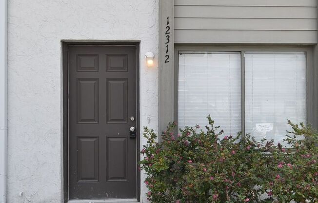 2Bdrm 1.5Bath -- Townhome near UCF and Waterford Lakes Town Center