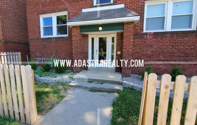 1 bed, 1 bath, 750 sqft, $795, Unit 2E