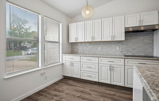 3 beds, 1 bath, $2,200