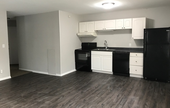 2 beds, 1 bath, $1,460, Unit 5