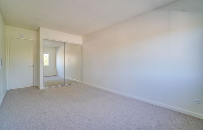 2 beds, 1 bath, $2,395, Unit 8324-43