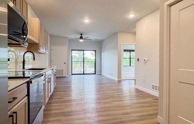 2 beds, 2 baths, 887 sqft, $2,235, Unit SC 1408-218