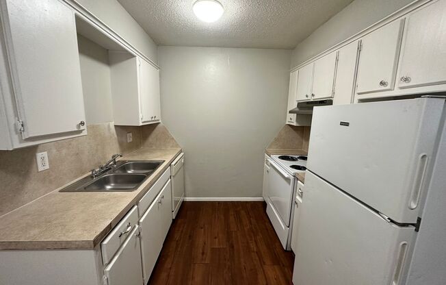 1 bed, 1 bath, 650 sqft, $695, Unit Blackwelder #6