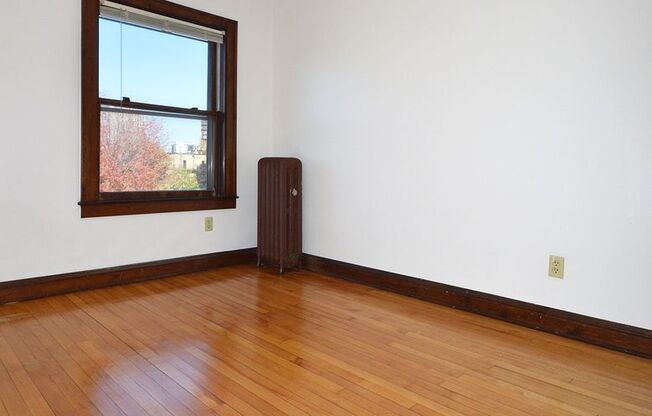 1 bed, 1 bath, 410 sqft, $955, Unit 19 - 301