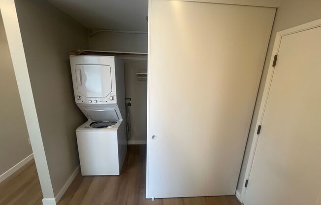 2 beds, 2 baths, 1,100 sqft, $2,695, Unit 3520 - 201