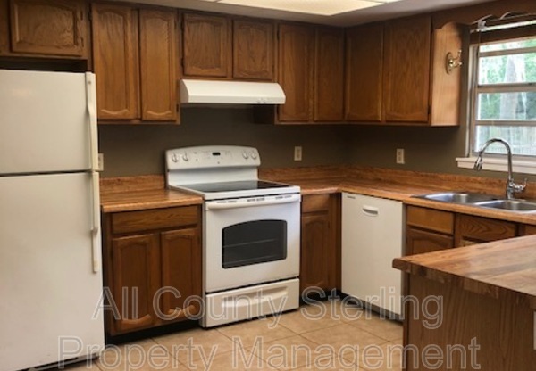 424 HICKORY RD