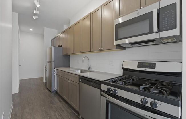 2 beds, 2 baths, 890 sqft, $2,950, Unit 512