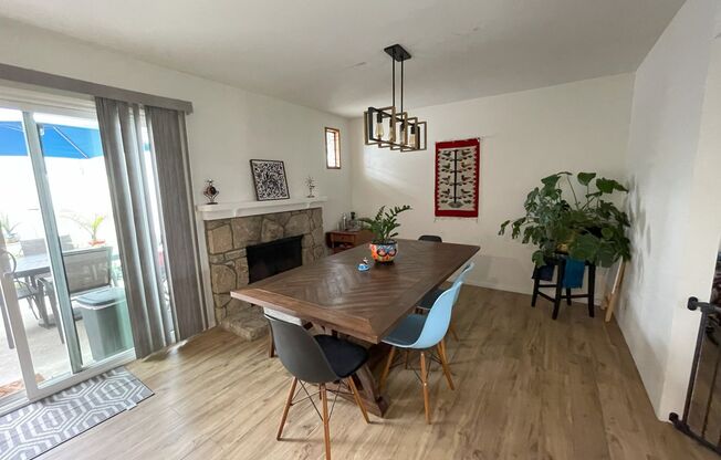 Beautiful single story 3 bedroom w/2 parking spaces