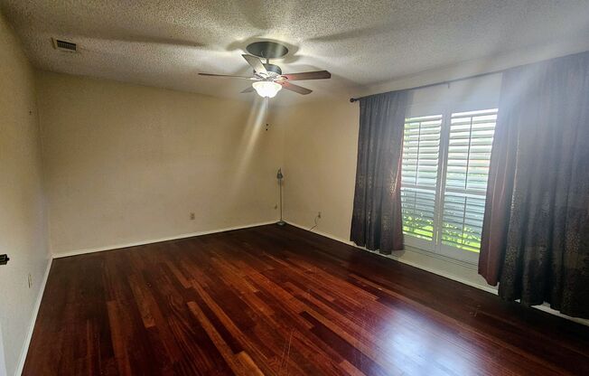 Charming 3 bedroom home with pool in Euless
