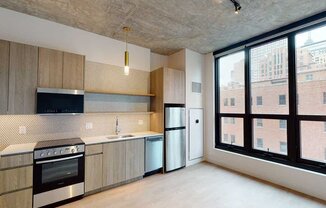213 W CHICAGO AVE