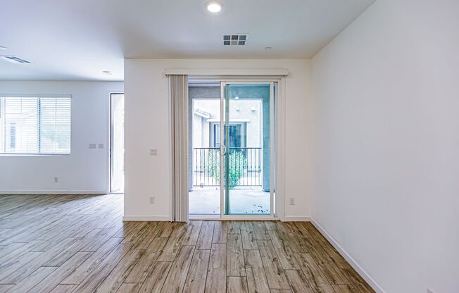 3 beds, 2.5 baths, $1,852