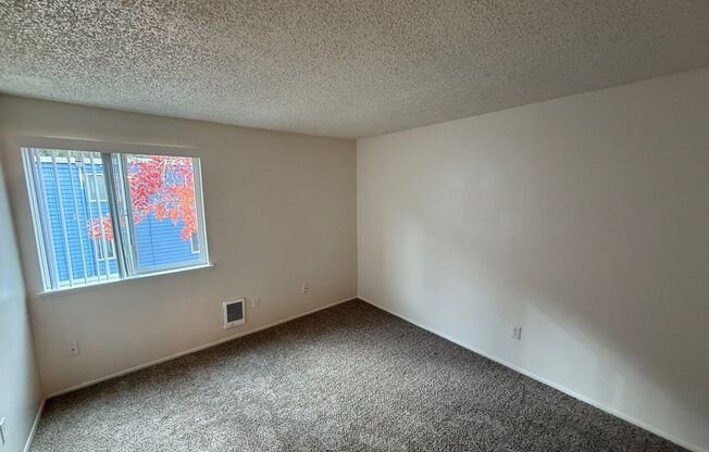 2 beds, 1 bath, 825 sqft, $1,245, Unit 479