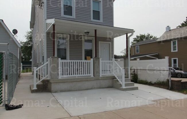 Your Dream Home Awaits: Transform this Spacious 5-Bedroom Gem!