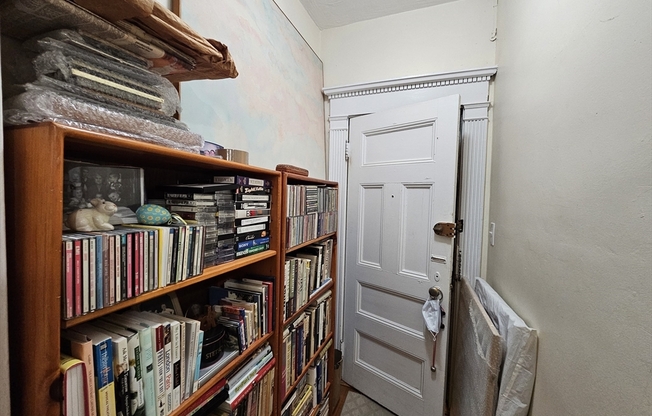 Studio, 1 bath, 275 sqft, $2,100, Unit 500