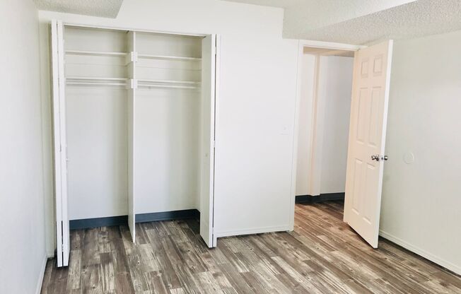 2 beds, 1 bath, 830 sqft, $1,299, Unit 19