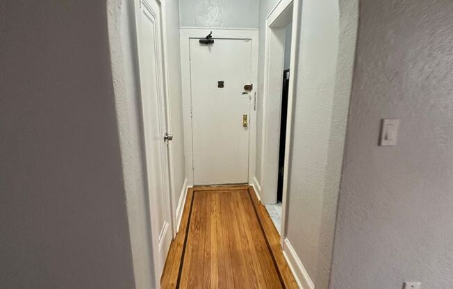 1 bed, 1 bath, $1,950, Unit A41